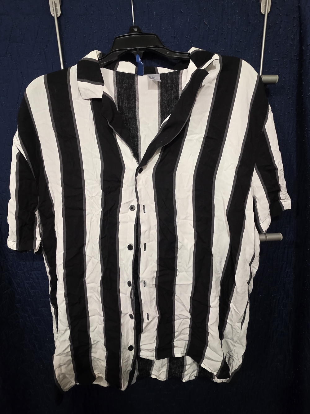 H&M Black and White Vertical Stripe Short-Sleeve Button-Down Shirt